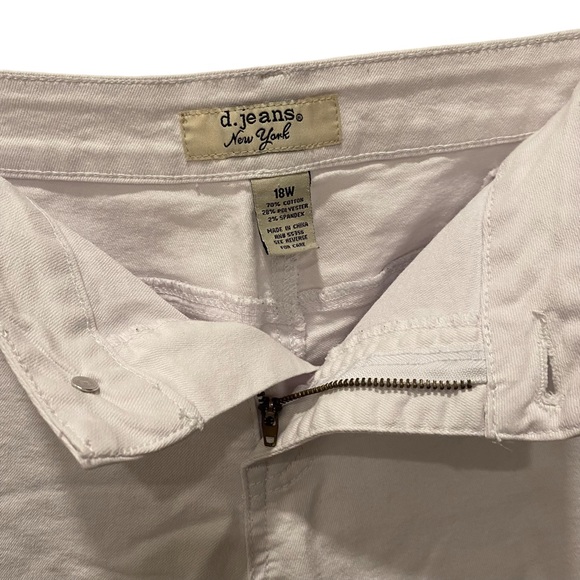 D jeans size 18W white skinny denim jeans. Excellent Used Condition - Picture 7 of 9
